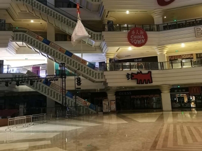 江南环球港单点吊机